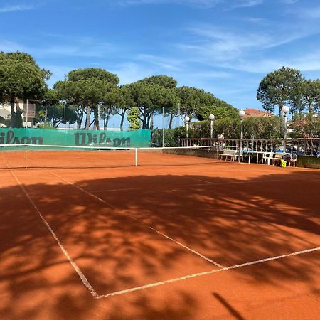 Hotel Franca Milano Marittima Buitenkant foto