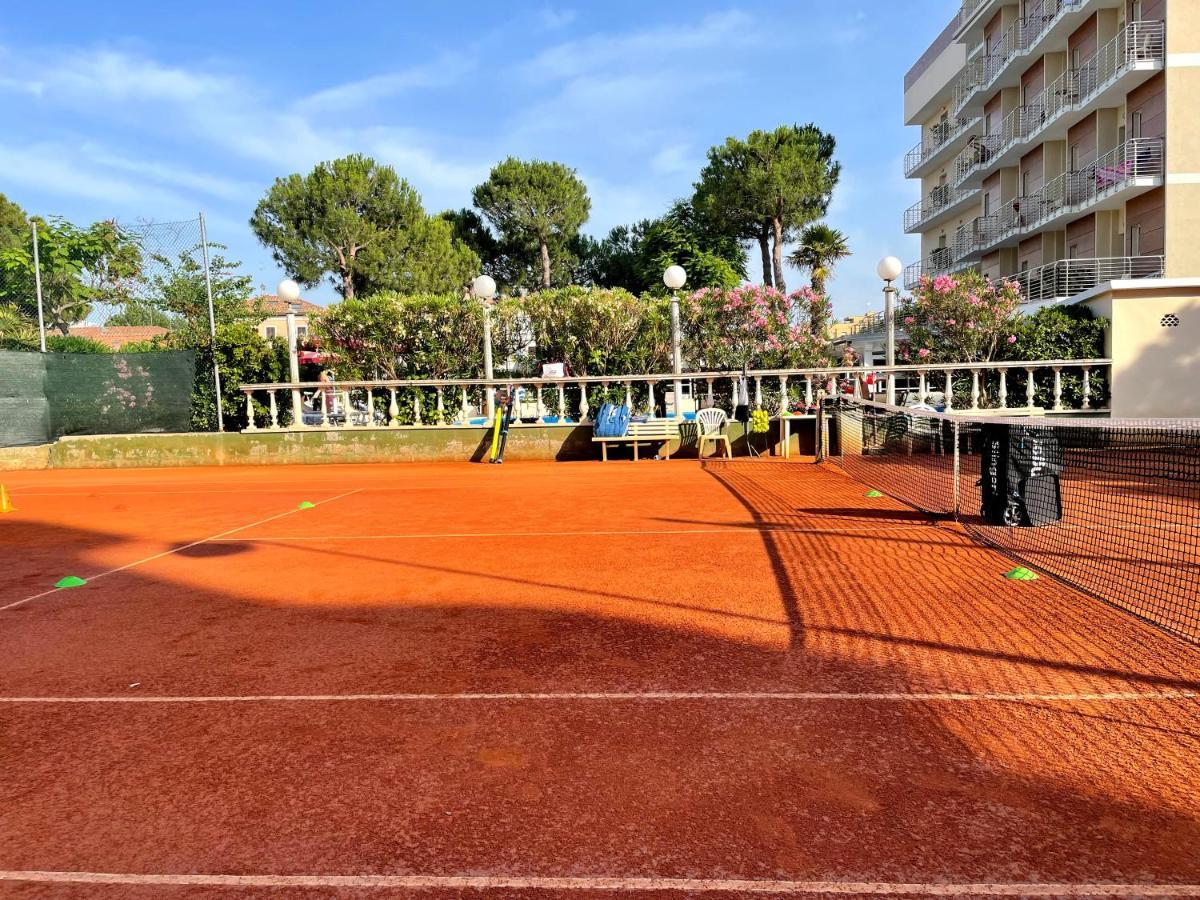 Hotel Franca Milano Marittima Buitenkant foto