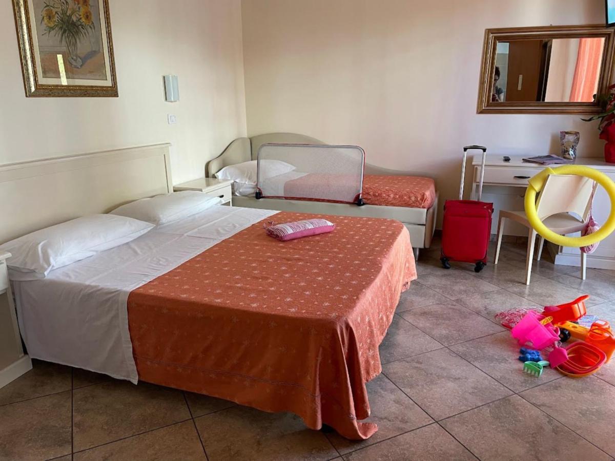 Hotel Franca Milano Marittima Buitenkant foto