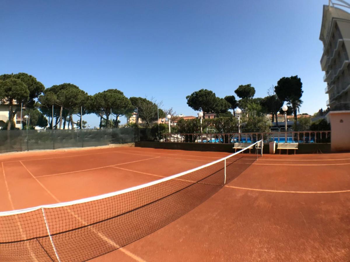 Hotel Franca Milano Marittima Buitenkant foto