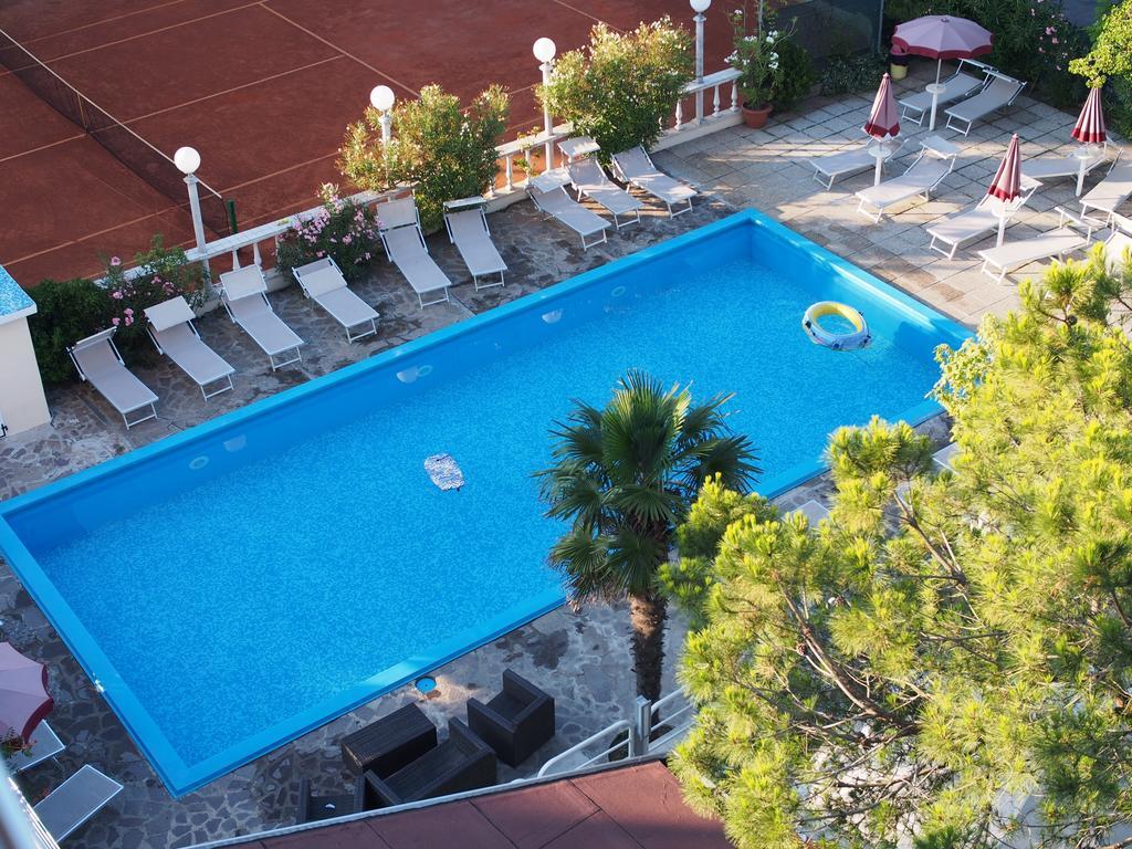 Hotel Franca Milano Marittima Buitenkant foto