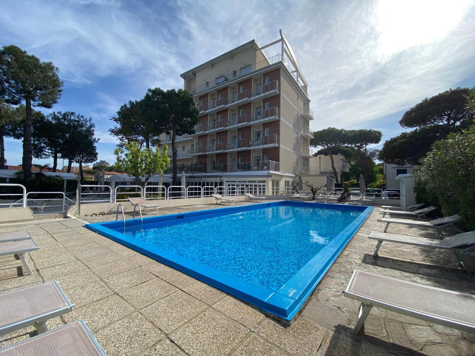 Hotel Franca Milano Marittima Buitenkant foto