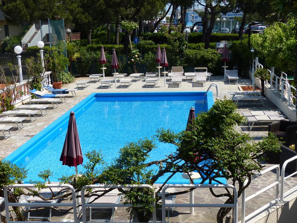 Hotel Franca Milano Marittima Buitenkant foto