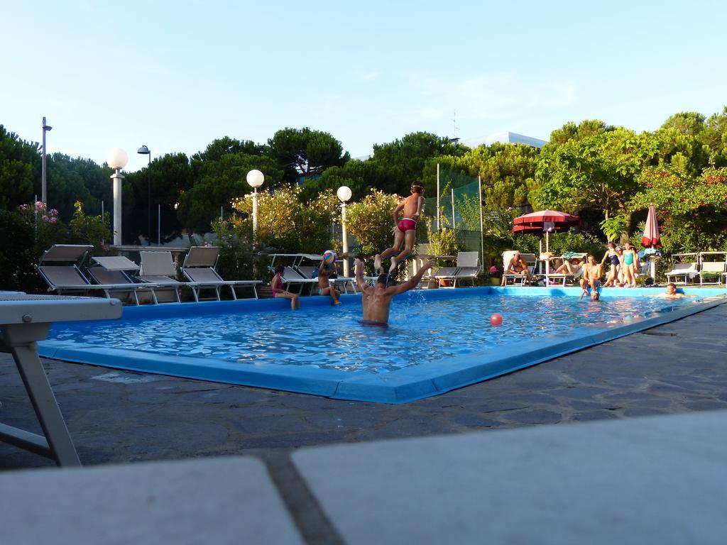 Hotel Franca Milano Marittima Buitenkant foto