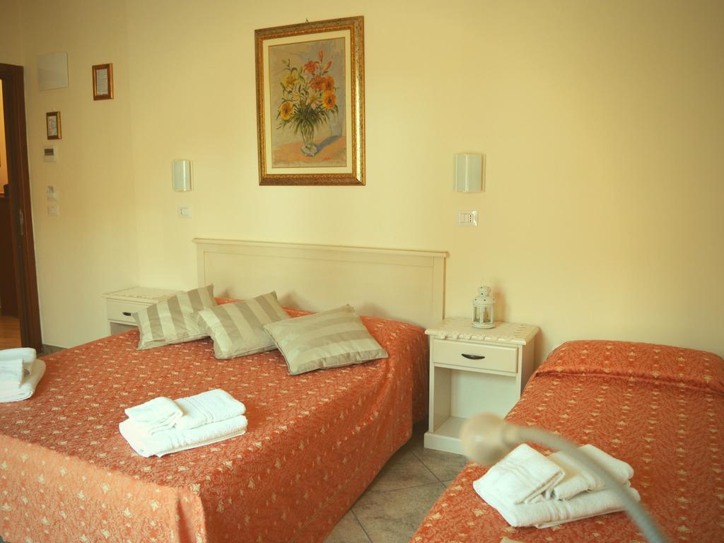 Hotel Franca Milano Marittima Buitenkant foto