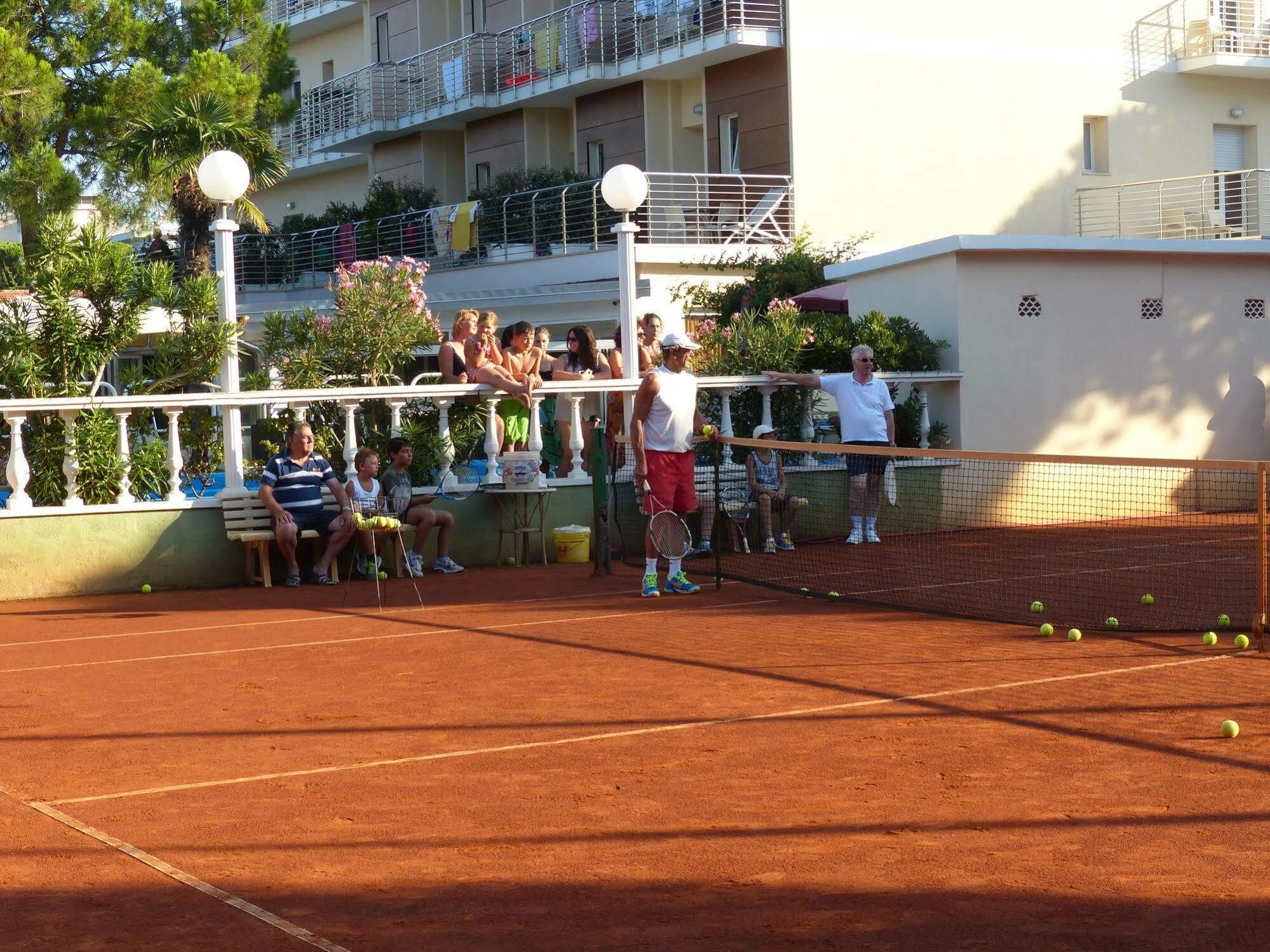 Hotel Franca Milano Marittima Buitenkant foto