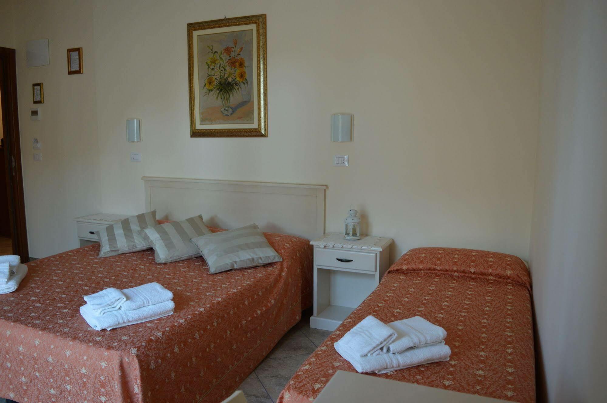 Hotel Franca Milano Marittima Buitenkant foto