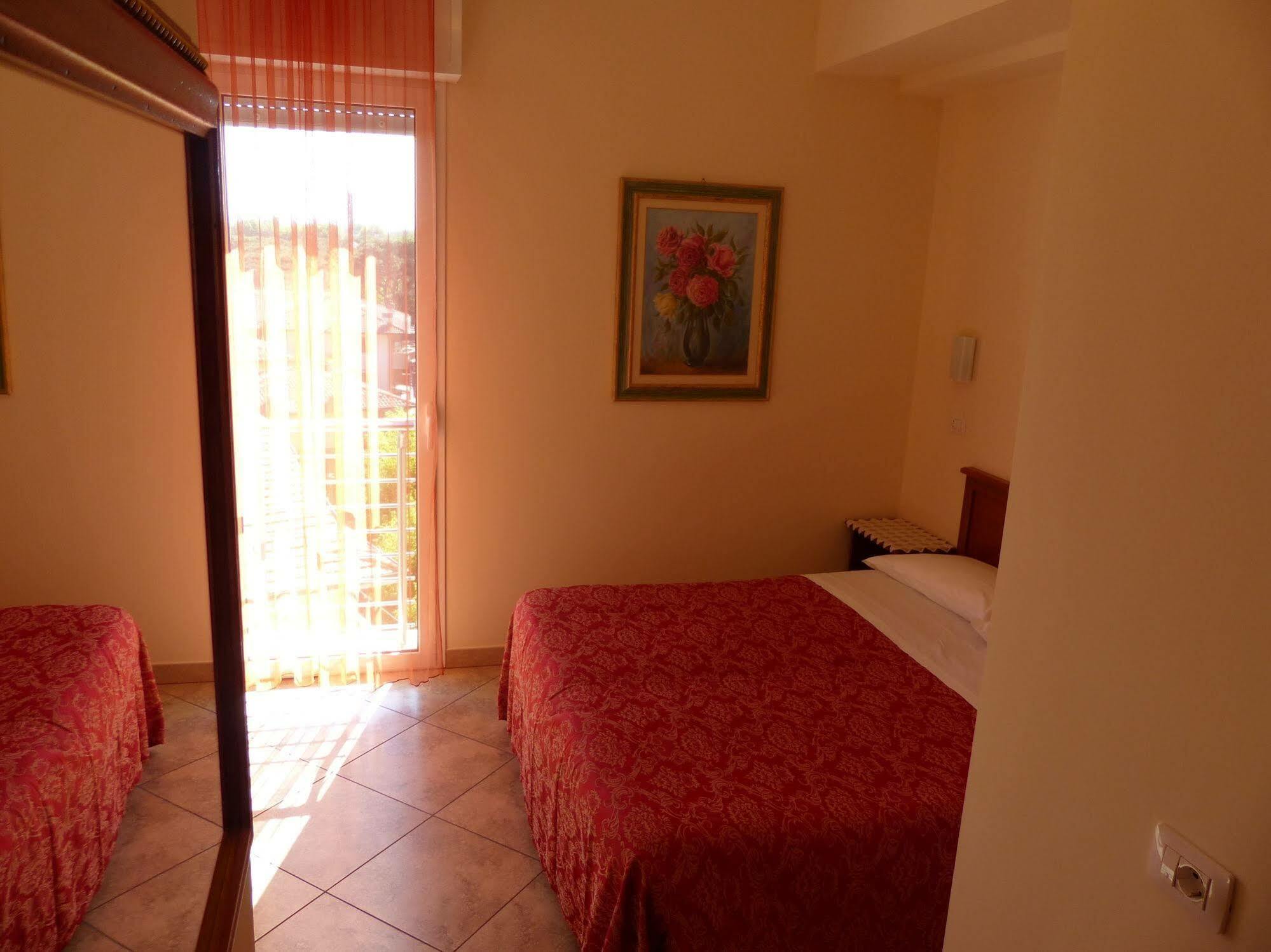 Hotel Franca Milano Marittima Buitenkant foto