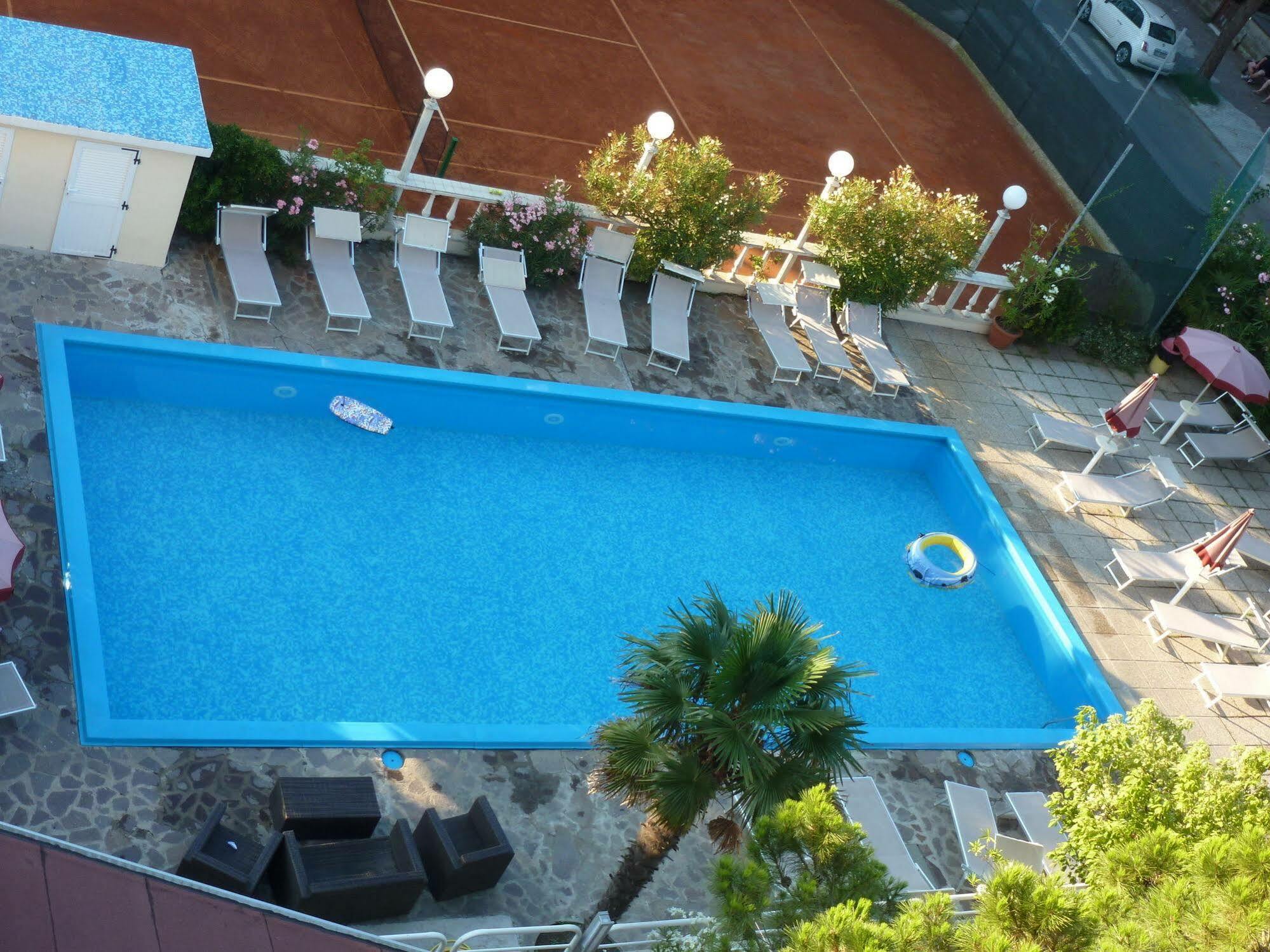 Hotel Franca Milano Marittima Buitenkant foto