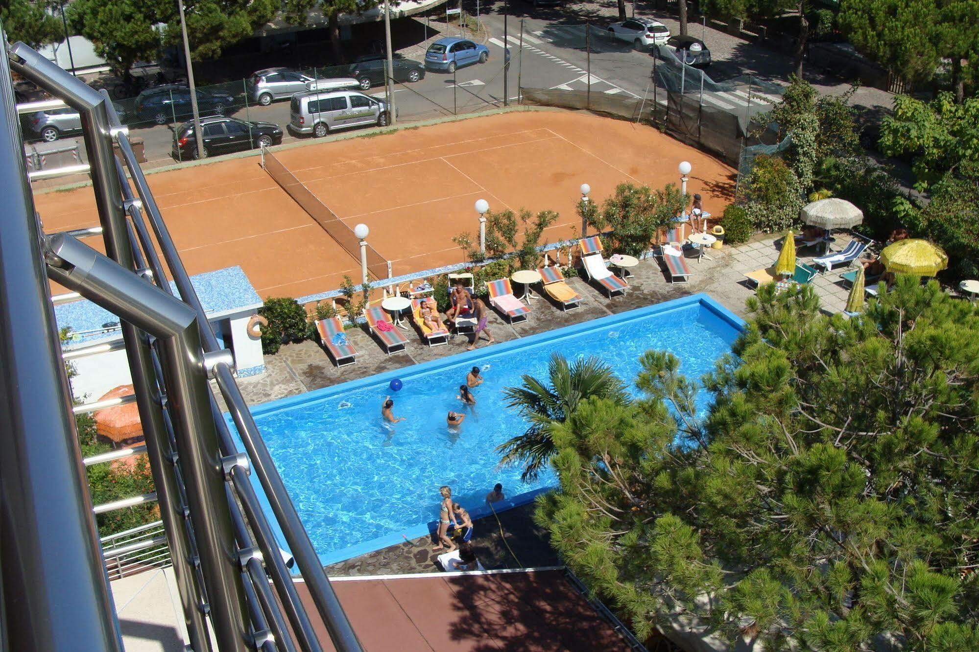 Hotel Franca Milano Marittima Buitenkant foto